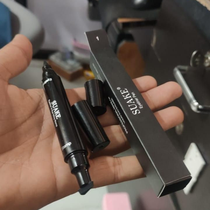 AYA Clamy Dual-End Liquid Eyeliner with Wing Stamp